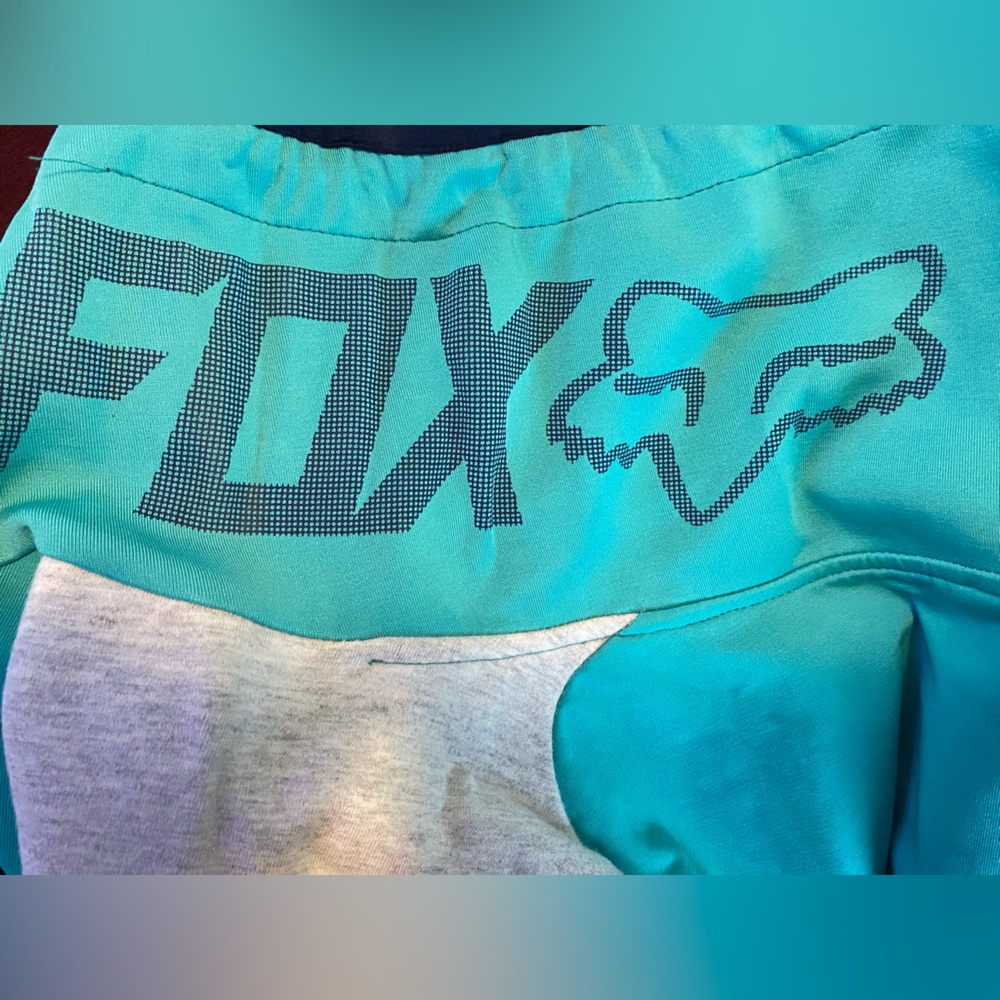 WMNS FOX RACING FUNNELNECK HOOD - Picture 2 of 3